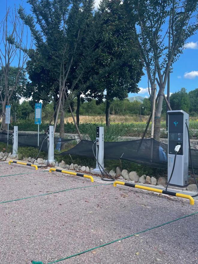 告別里程焦慮！新區新能源充電樁建設領跑全市，儲能技術賦能綠色出行新生態