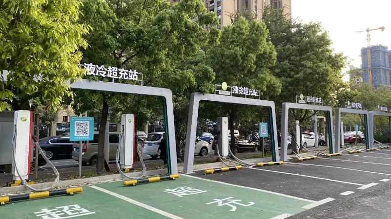 華為超液冷超充網絡 加速全國布局，賦能新能源汽車時代